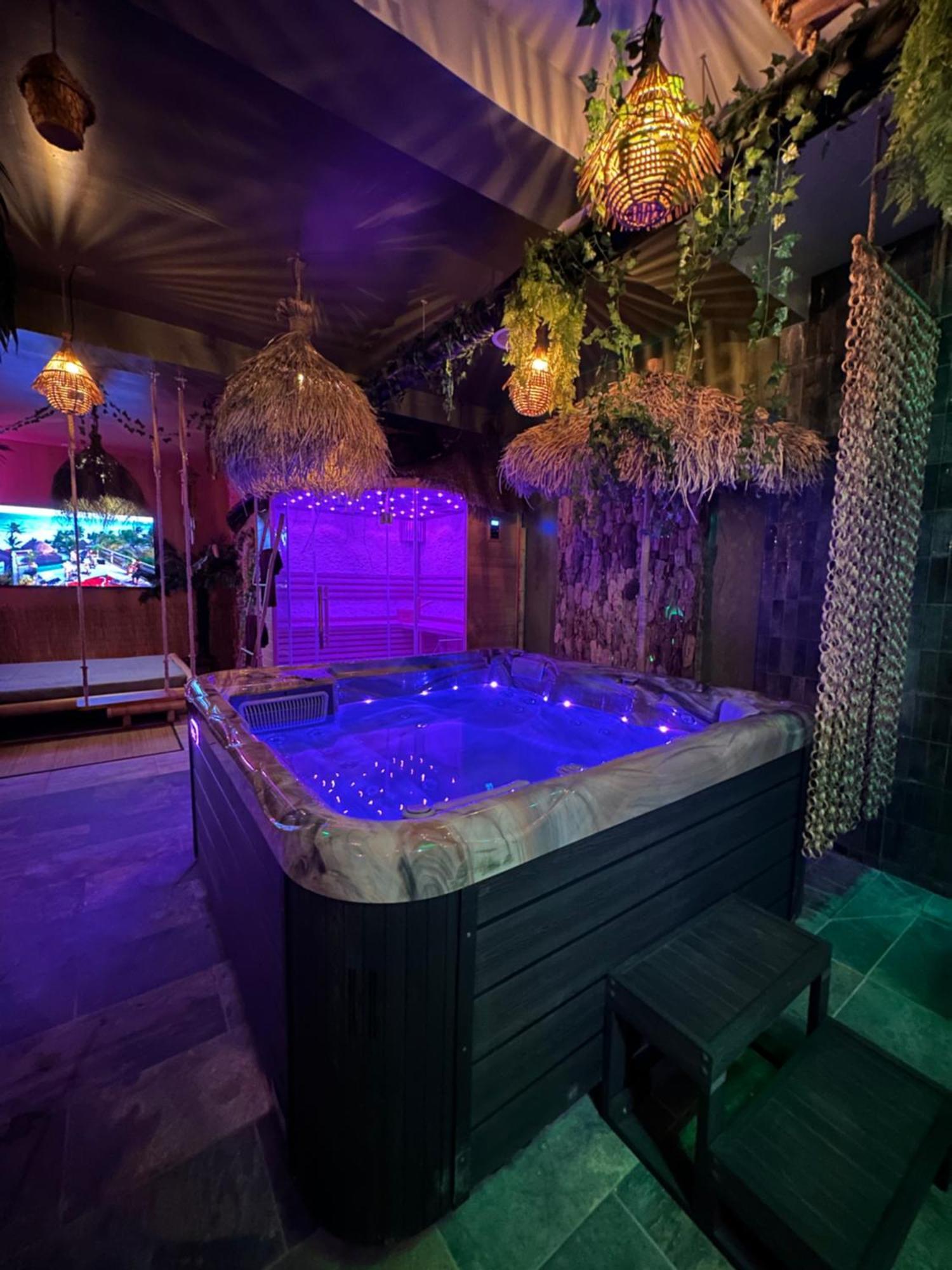 Jungle Spa Bed & Breakfast Dunkirk Bagian luar foto