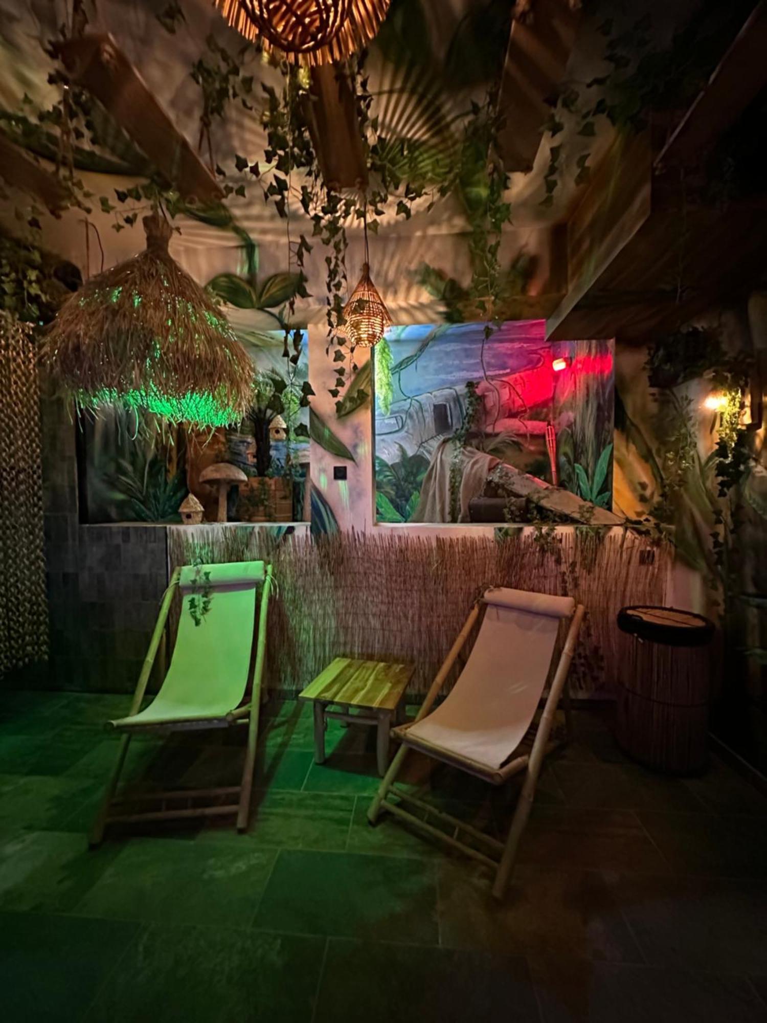 Jungle Spa Bed & Breakfast Dunkirk Bagian luar foto