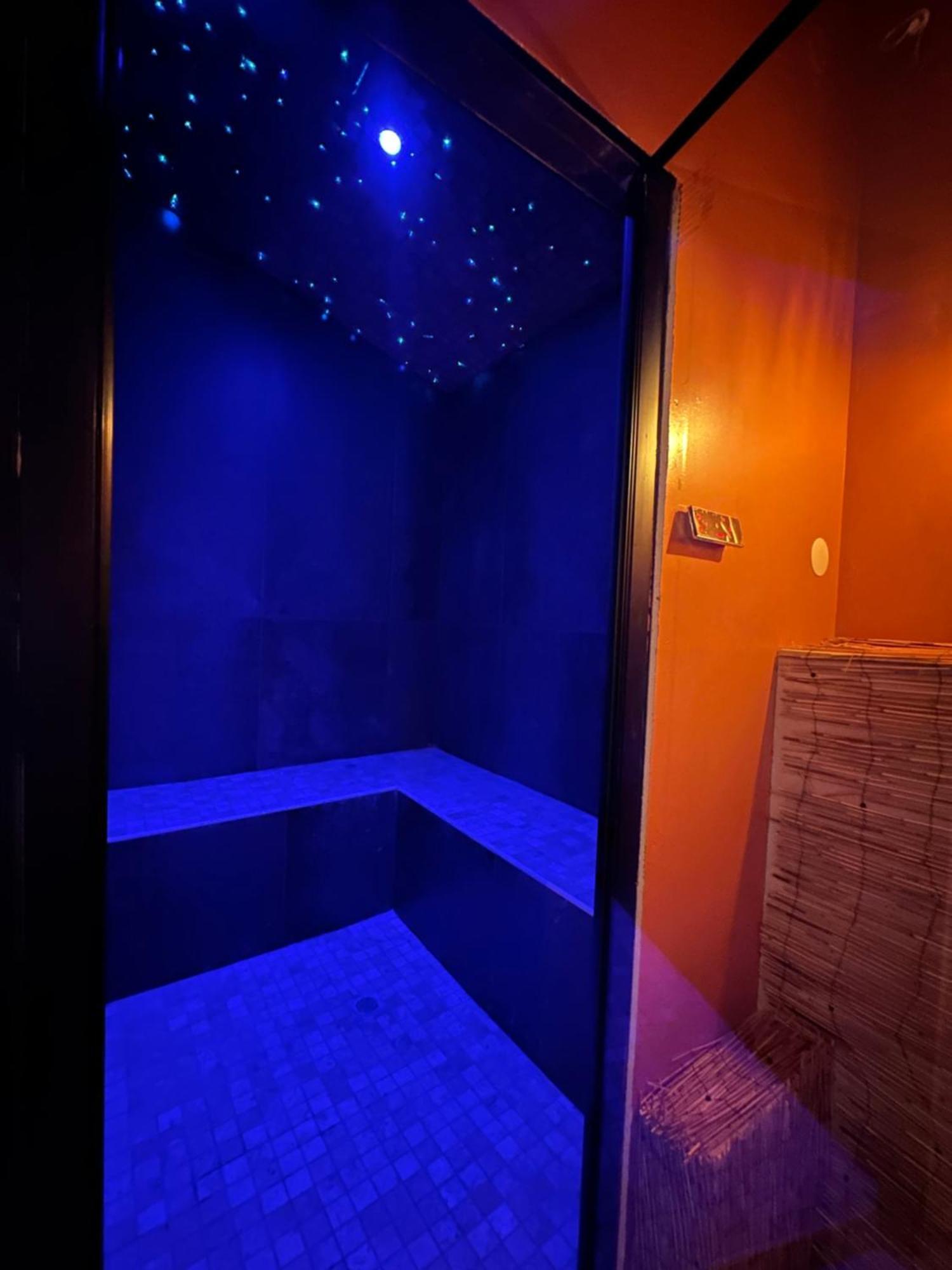 Jungle Spa Bed & Breakfast Dunkirk Bagian luar foto