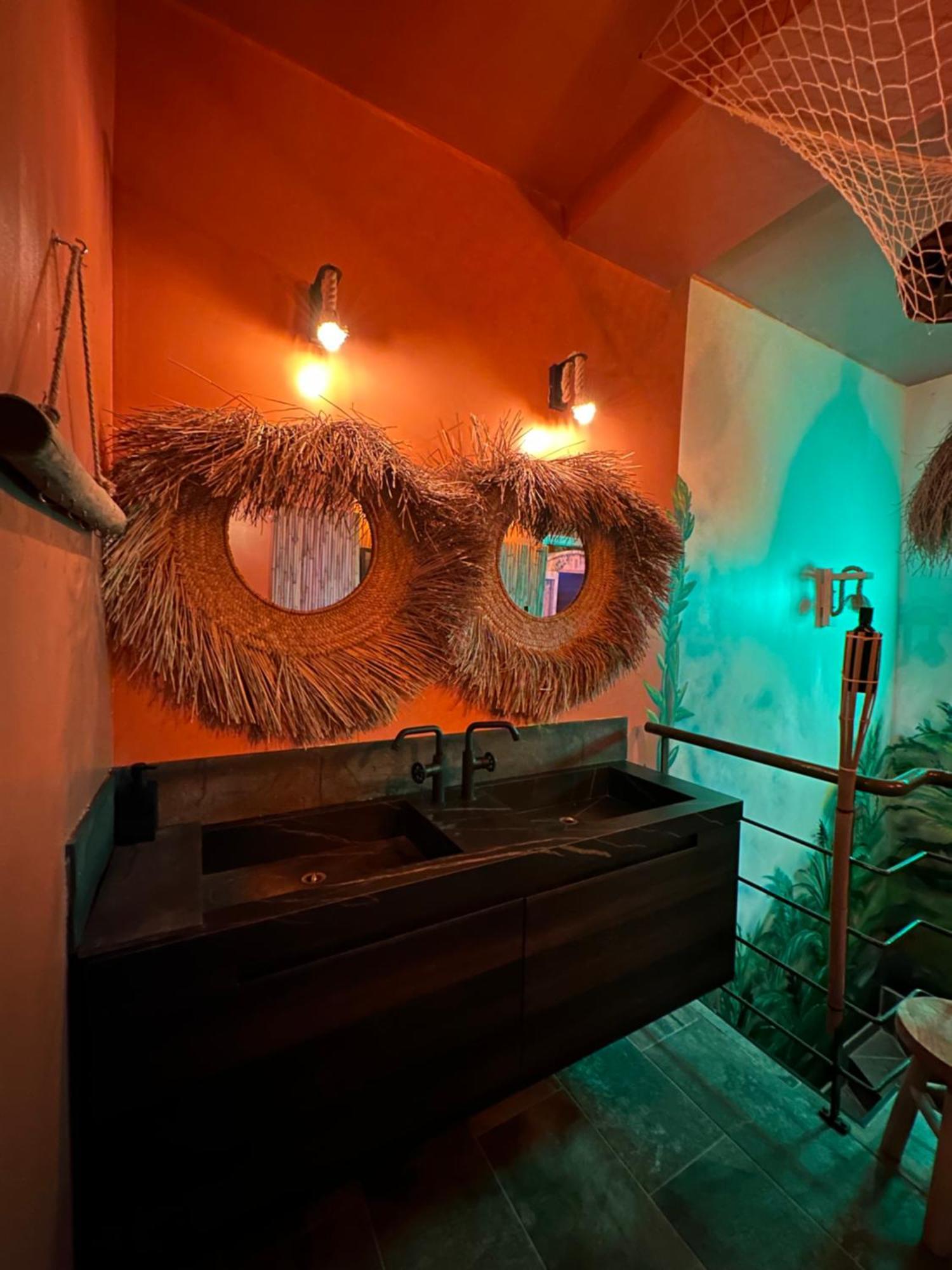 Jungle Spa Bed & Breakfast Dunkirk Bagian luar foto